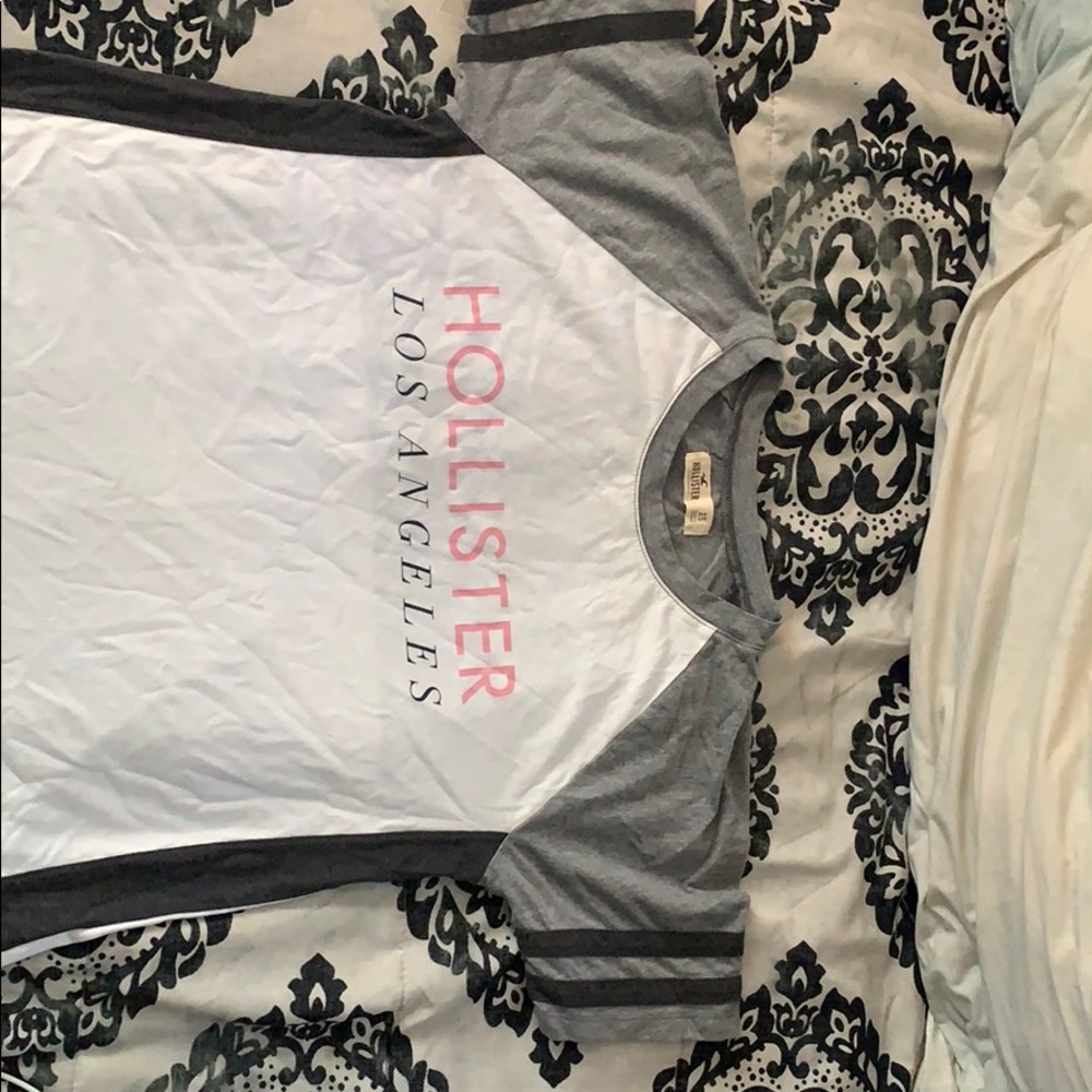 Hollister tee shirt